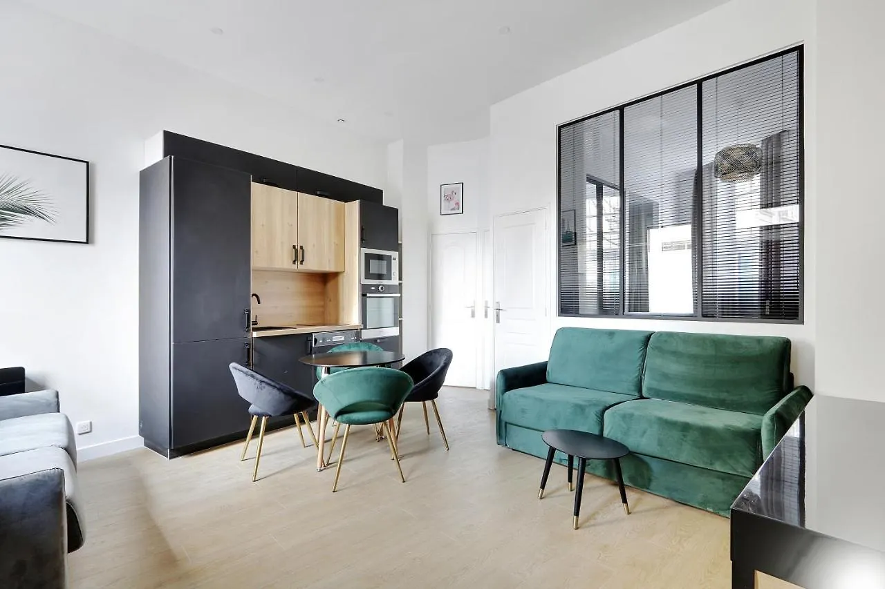 Apartment Off Majesti In Marais - Rue Du Petit Musc