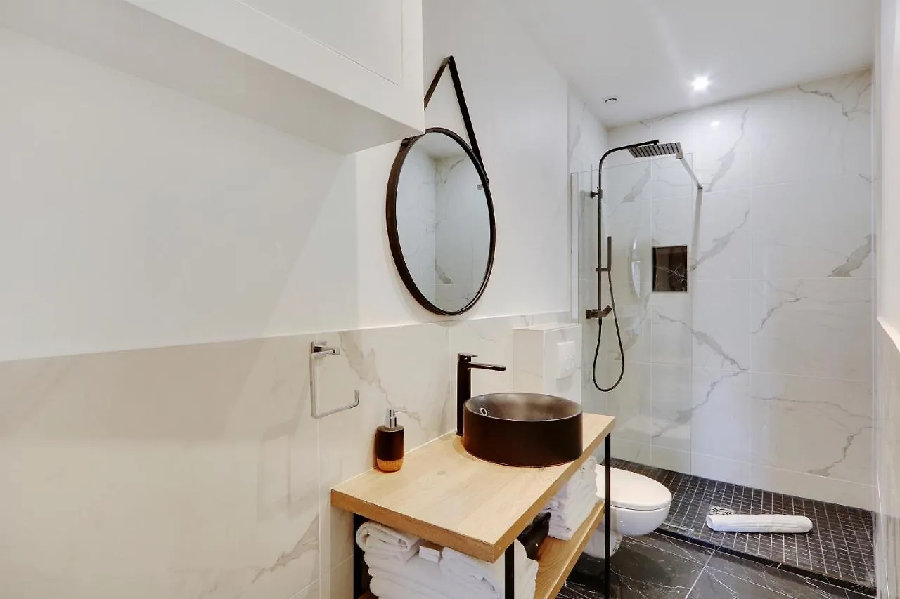 Apartment Off Majesti In Marais - Rue Du Petit Musc